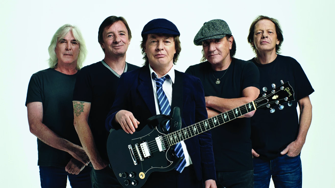 does angus young still smoke cigarettes Explains What He Must Do Before Every AC/DC Show, Speaks Up on Surprising Onstage Fear Angus Young Explains What He Must Do Before Every AC/DC Show, Speaks Up on Surprising Angus Young, the guitarist of