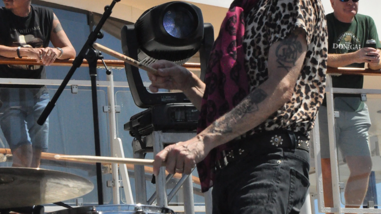 Slim Jim Phantom shares the story of Stray Cats
