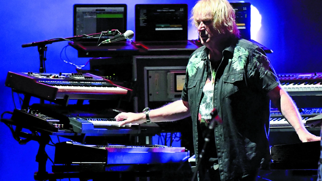 Keyboardist Geoff Downes: 