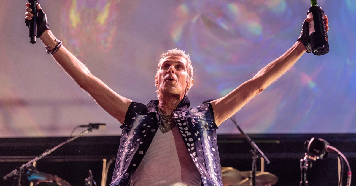 Smashing Pumpkins and Jane's Addiction team up for perfect