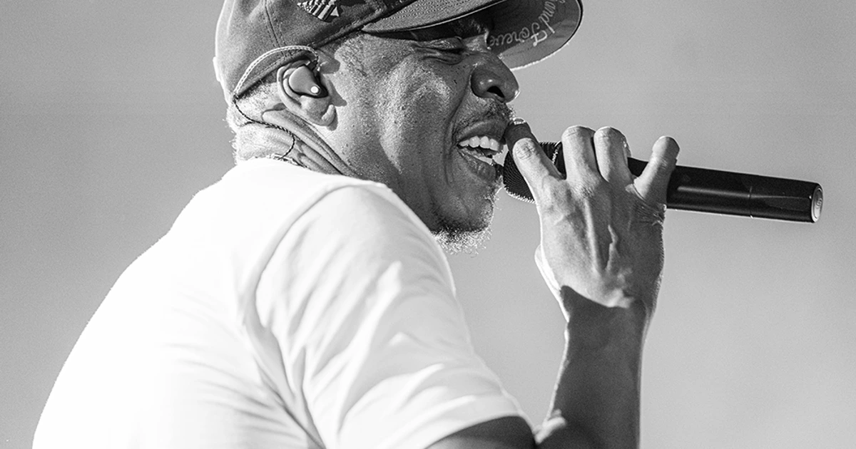 Jay-Z vs. Taylor Swift: Stadium hip-hop meets country-pop singer-songwriter standard