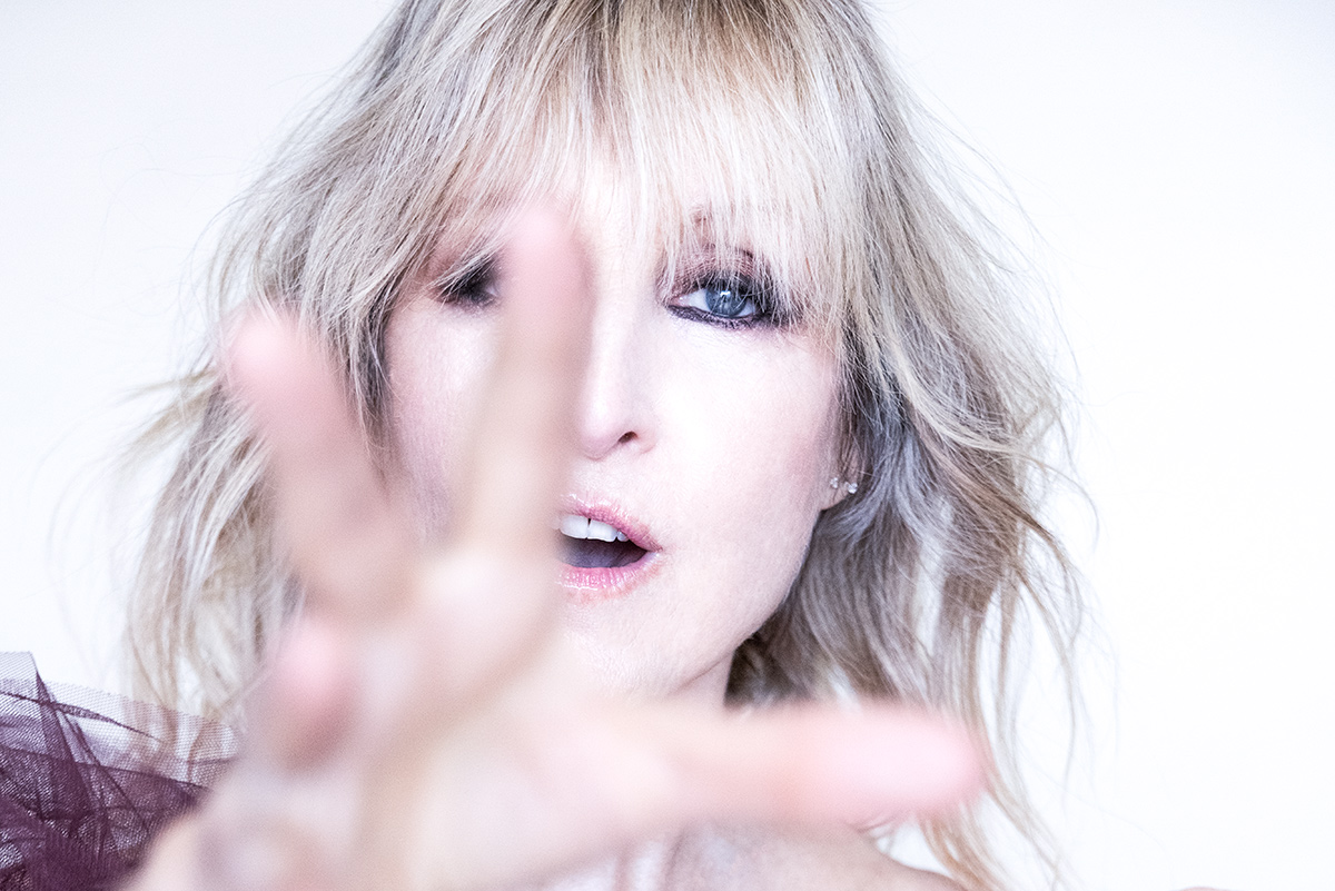donna lewis now