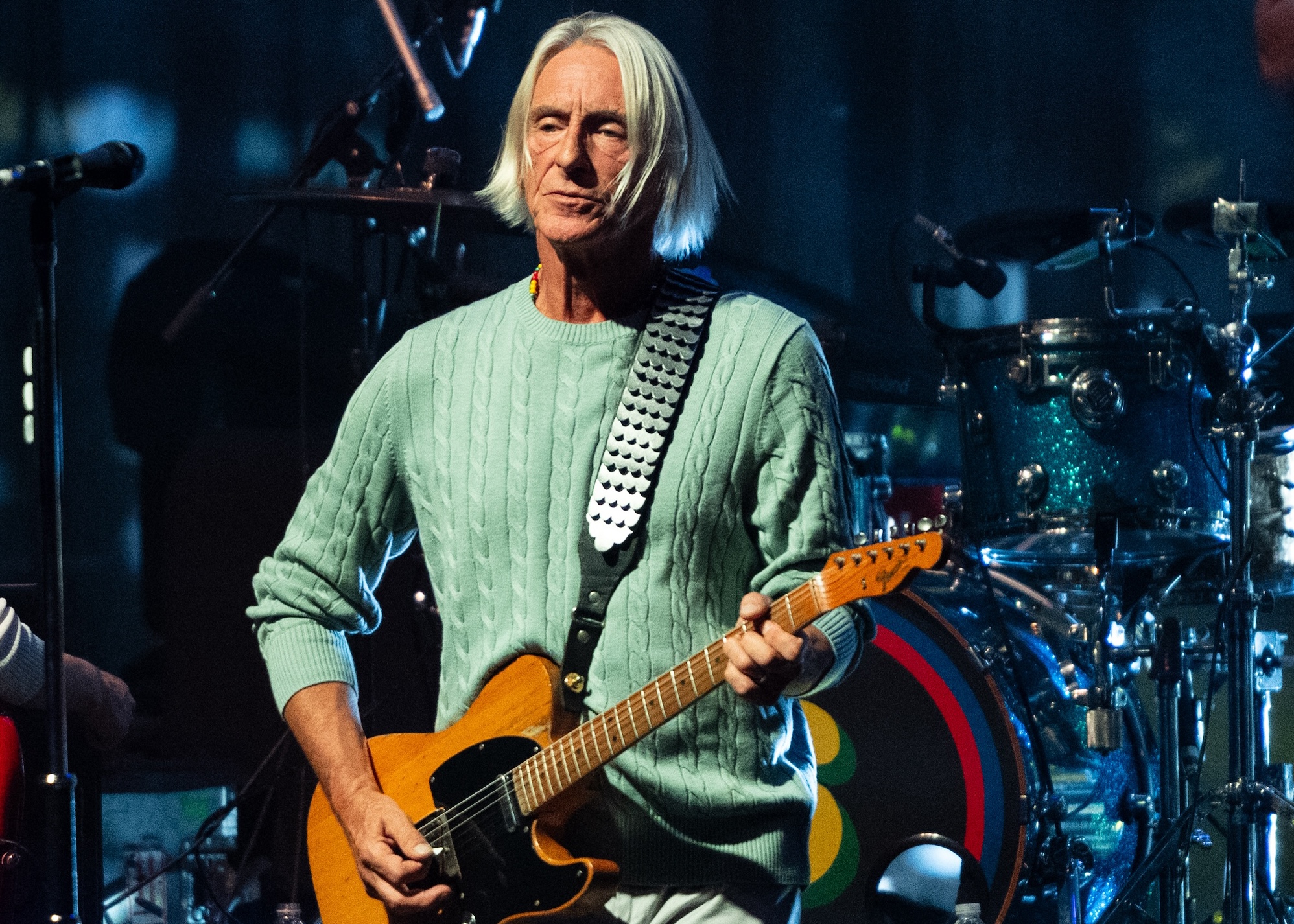 Paul Weller: Fully Illustrated Book　(洋書) Comprehensive Paul Weller book is a must have for fans